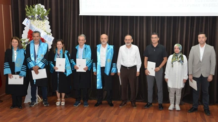 Sağlık Bilimleri ve Fen Bilimleri Enstitülerinde mezuniyet heyecanı